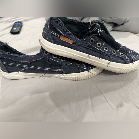 USED bundle of BLOWFISH sneakers and one pair Sperry’s… read description - Picture 13 of 15